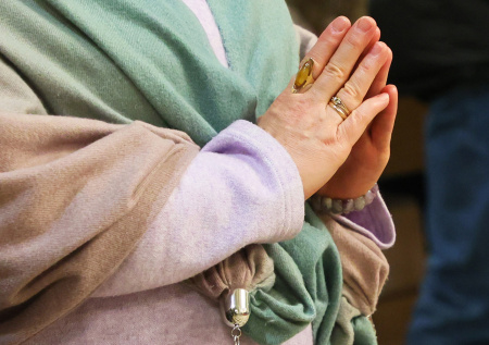 Россиянам объяснили, нужно ли идти в церковь для спасения отношений