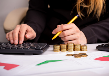 Рассрочка — выгодно или нет? Чем отличается от кредита, плюсы и опасности