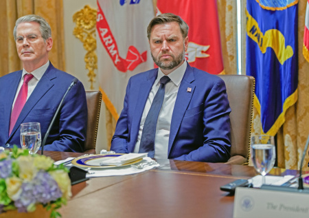 «Все слетело с катушек»: Вэнс рассказал о конфликте с Зеленским в Белом доме