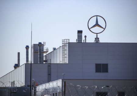 Чистая прибыль одного из крупнейших автоконцернов мира упала вдвое