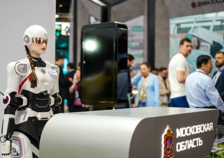 Робот София начнет работать в подмосковном правительстве