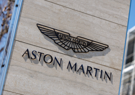 Производитель люксовых авто пожаловался на колоссальные убытки