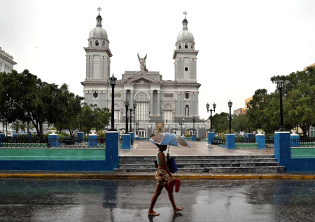 Более 700 тыс. человек эвакуировали на Кубе из-за мощного урагана