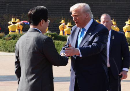 Трампа угостили специально созданным для него десертом в Южной Корее