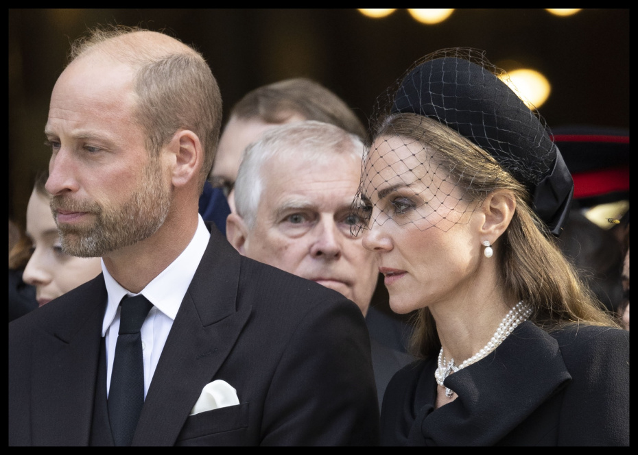 Принц Эндрю и принц Уильям с Кейт Миддлтон