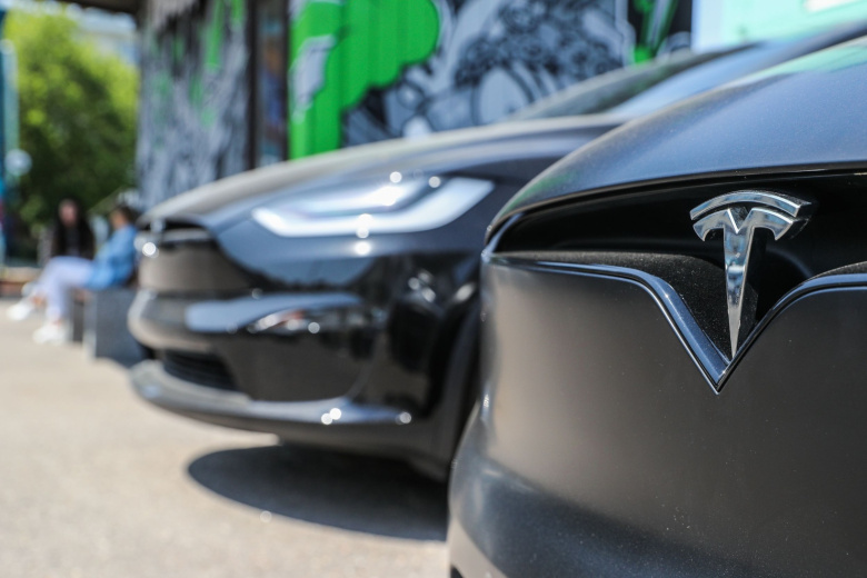 Автомобили Tesla