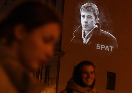 Сын Балабанова раскрыл судьбу квартиры, где снимали «Брата»