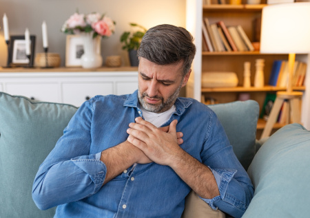 Кардиолог предупредил, кому прежде всего грозит инсульт