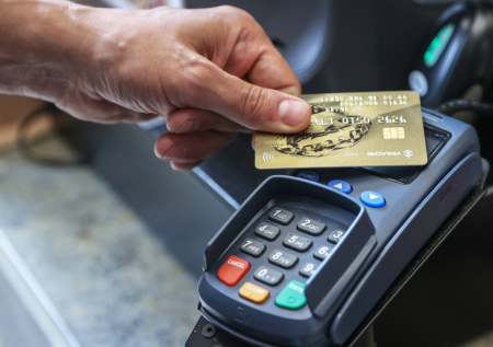 Россиянам рассказали об основных рисках при оплате картой
