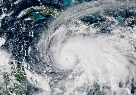 Названо число жертв разрушительного урагана «Мелисса»