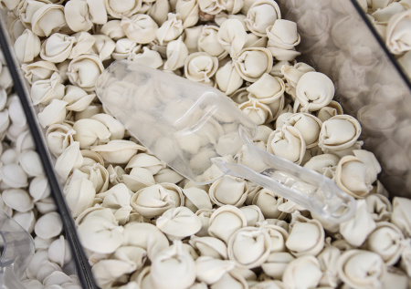 Москвич отравился после употребления пельменей с курицей