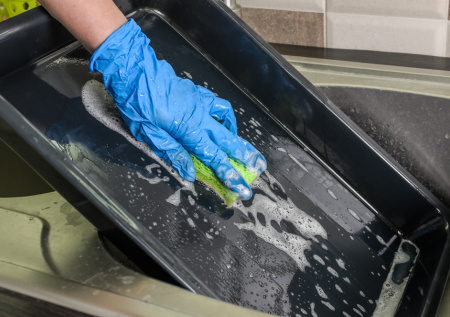 Противень как новый без химии: волшебный секрет наших бабушек с репчатым луком