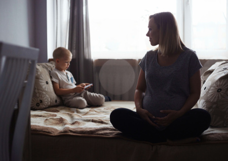 Психолог рассказала, как подготовить ребенка к появлению брата или сестры