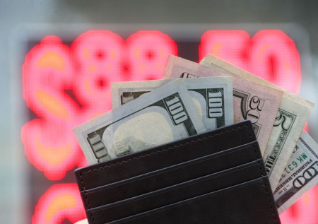 Доллар резко пошел вверх: курсы сегодня, 31 октября, что с евро и юанем