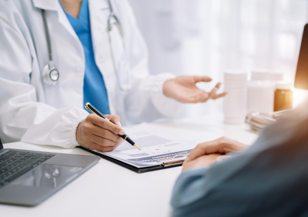 Россиянин получил направление в больницу с пометкой «тупой дегенерат»