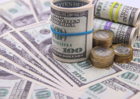 Доллар по 50 рублей? Прогноз Банка России, пора ли продавать валюту