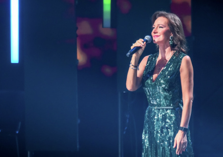 Певица Елена Север назвала российских хитмейкеров