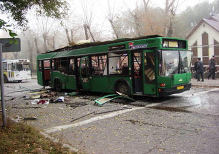 Тела свисали из окон: 18 лет назад в Тольятти взорвался автобус