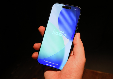 Россиянам представили патриотичный IPhone почти за миллион рублей