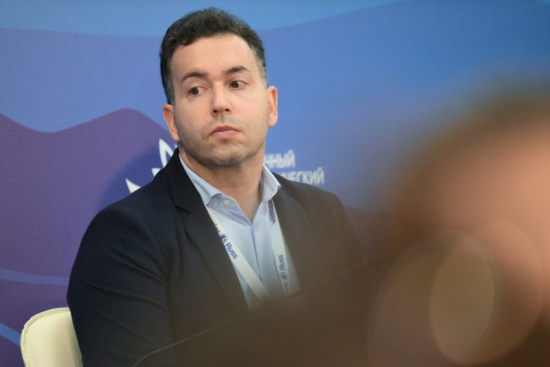 Евгений Этин