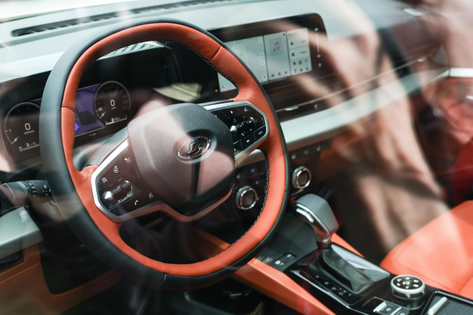 Салон автомобиля Lada Azimut