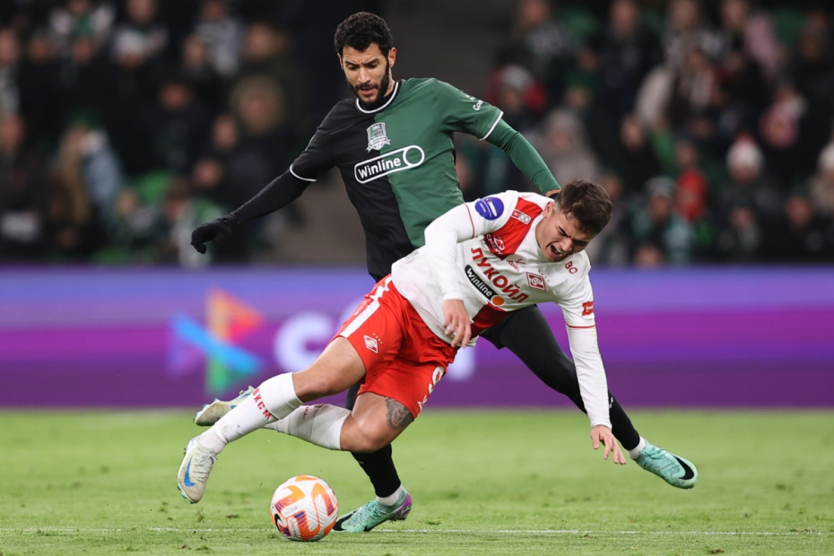 Игрок ФК «Спартак» Манфред Угальде и футболист ФК «Краснодар» Витор Тормена