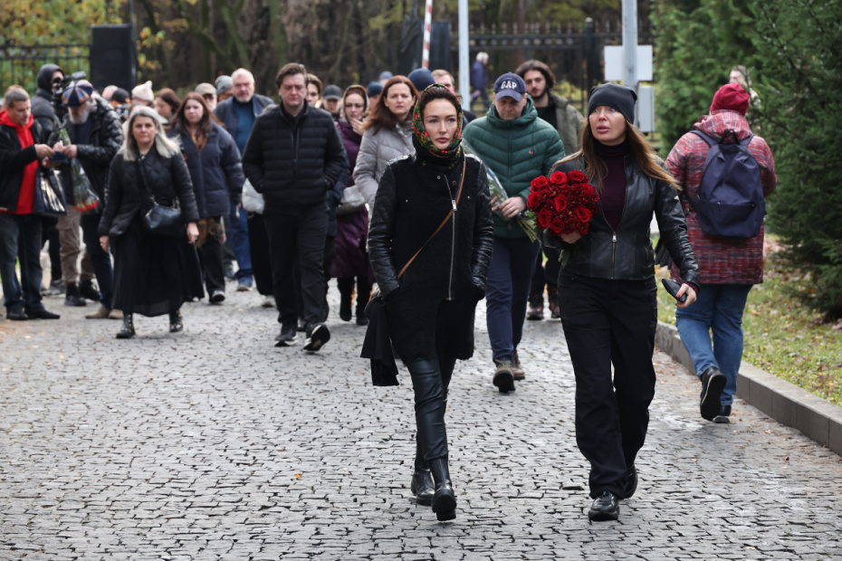 Церемония прощания с Романом Поповым в зале прощаний ЦКБ на улице Маршала Тимошенко
