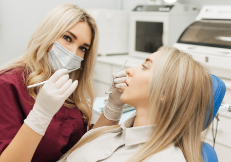 Стоматолог раскрыла, как облегчить рост зубов мудрости