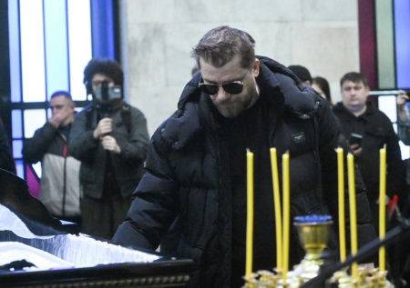 Харламов и Бурунов пришли проститься с Поповым