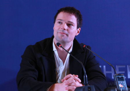 Роман с Акиньшиной, суд, тур по России: куда пропал актер Данила Козловский