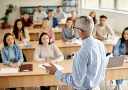 В Госдуме рассказали, чем можно привлечь образованных иностранцев в Россию