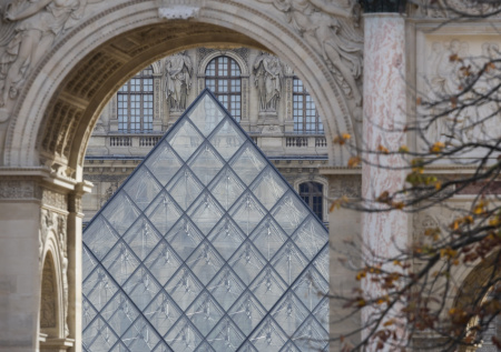 В Европе раскрыли, кому грабители собирались продать драгоценности из Лувра