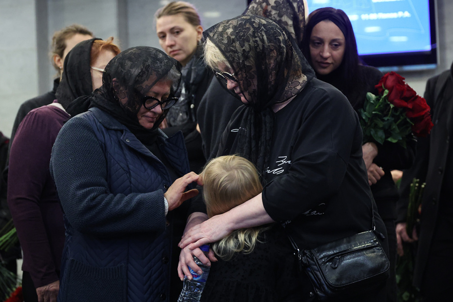 Церемония прощания с Романом Поповым в зале прощаний ЦКБ на улице Маршала Тимошенко