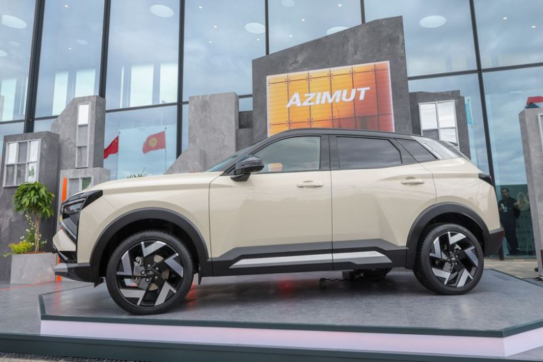 Презентация автомобиля «Лада Азимут» на XXVIII Петербургском международном экономическом форуме на территории конгрессно-выставочного центра (КВЦ) «Экспофорум»