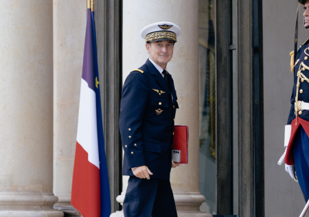 Раскрыто, почему во Франции неожиданно призвали готовиться к войне с РФ