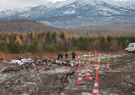 Спасатели продолжают искать семью Усольцевых в пещерах