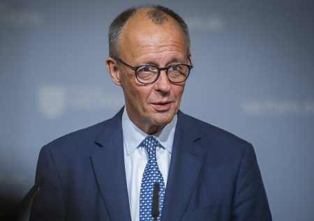 «Постыдитесь!»: Мерца раскритиковали в бундестаге из-за слов о России