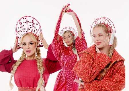 Терешина, Калашникова и Князева примерили кокошники для NEWS.ru