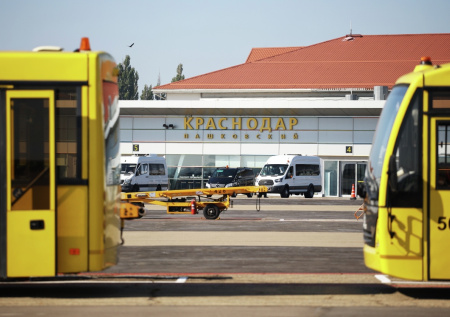 Атака БПЛА сорвала десятки рейсов и планы отдыхающих