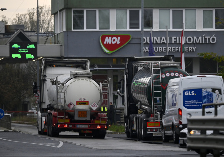 На Западе раскрыли, кому выгодны взрывы на НПЗ в Европе