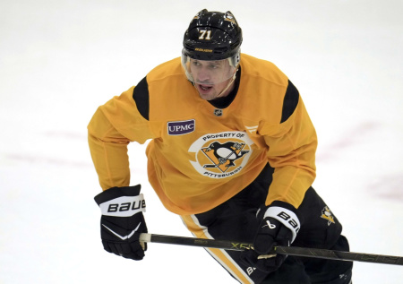 Малкин не сдержался на льду и получил крупный штраф