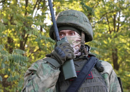 «По шею»: российские военные форсировали реку в Запорожской области