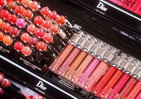 Dior остался в России втайне от Запада