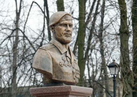 В Волновахе увековечили Героя России и ДНР