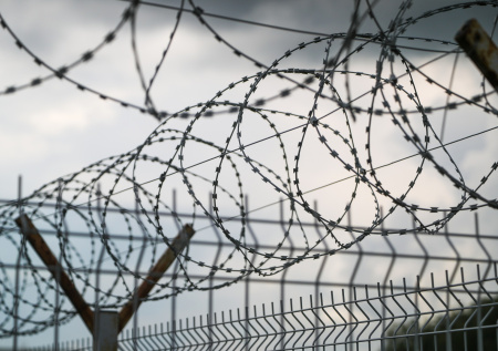 Черному риелтору с двумя пожизненными компенсируют «судебную волокиту»