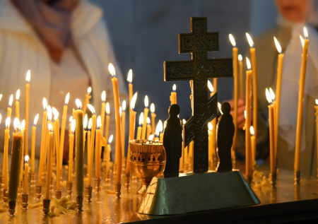 Священник объяснил, можно ли поминать самоубийц