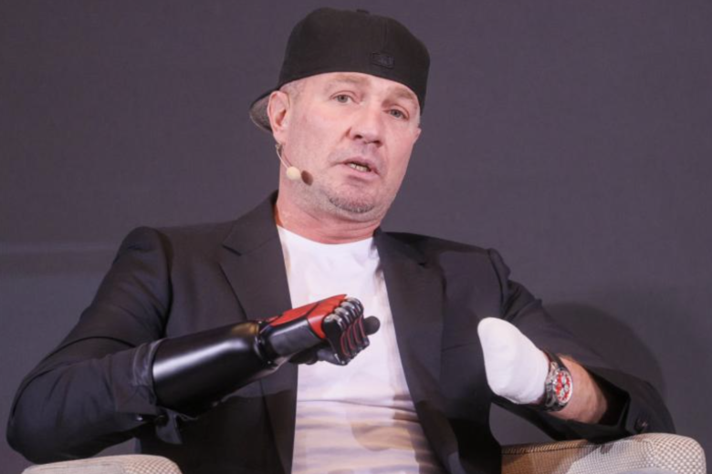 Роман Костомаров