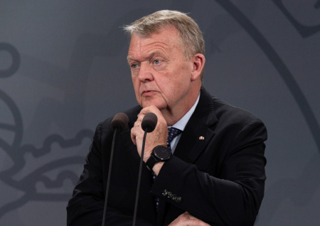 Глава МИД Дании подарил египетскому министру детский конструктор