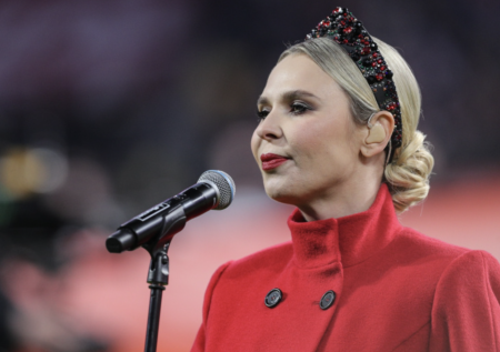 Чувства к Лазареву, «война» с экс-мужем, «Голос»: как живет Пелагея