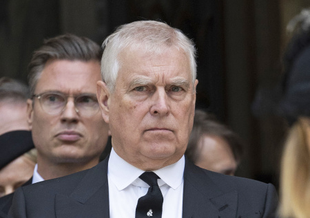 Брата британского короля лишат последнего звания